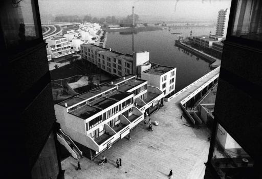 View over Southmere, 1972, Tim Street-Porter - source RIBA 